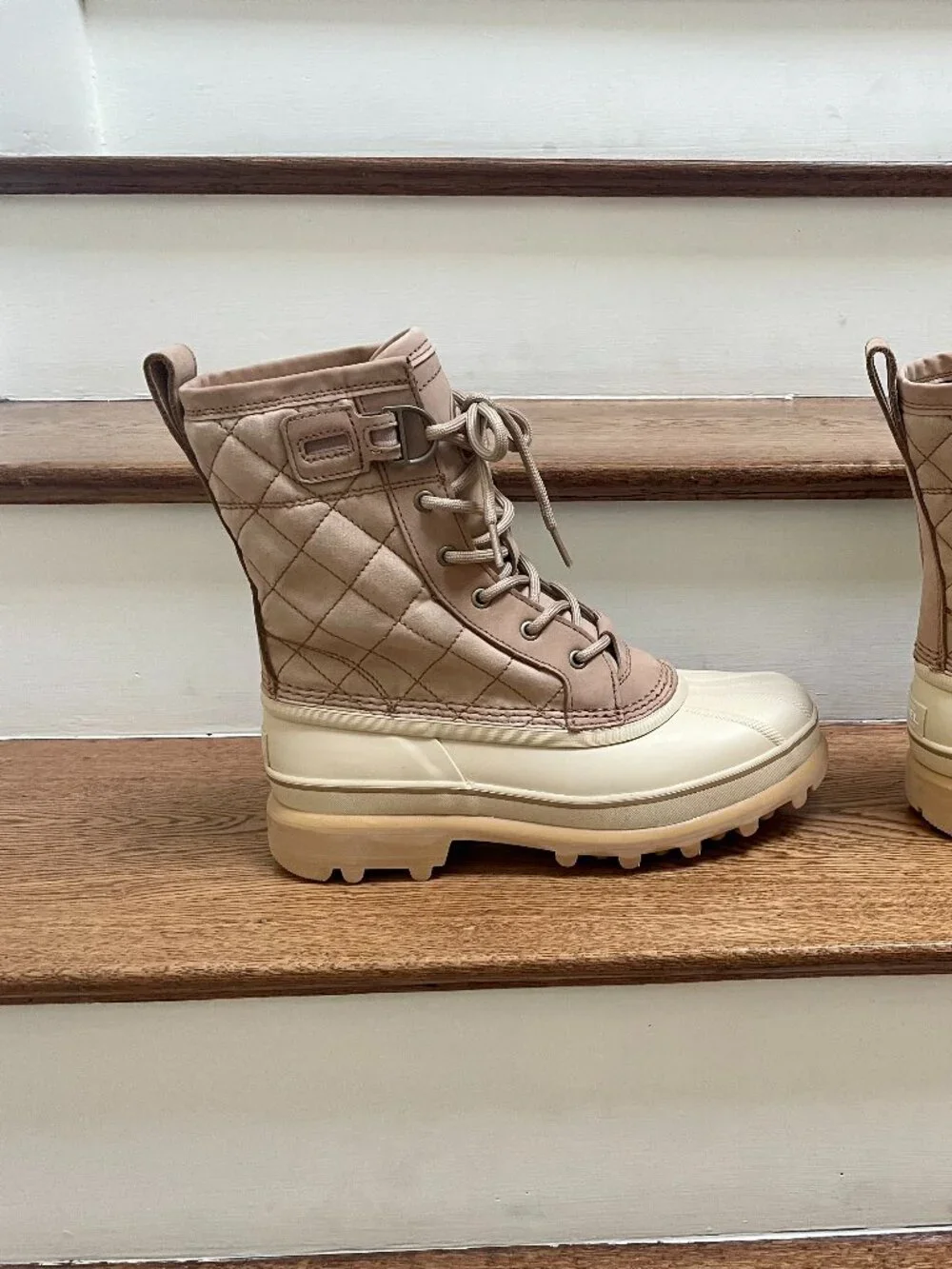 NWT Sorel Caribou Royal Boot in Beige, size 8 (no box)